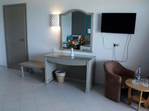 Курортный отель Riadh Palms Resort & Spa