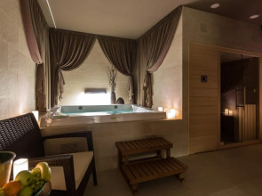 Merchant's Crown Suites and Spa