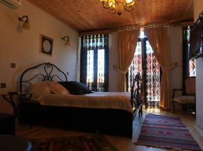 Tom Square Boutique Hotel