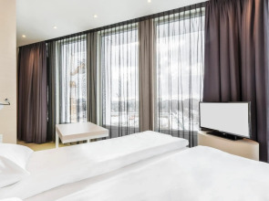 Sound Garden Hotel Airport