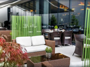 Отель Occidental Praha Five