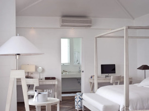 Diamonds Athuruga Maldives Resort & Spa