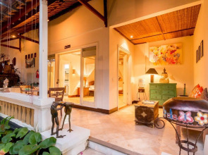 Gajah Biru Bungalows Hotel