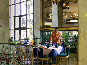 Aracan Eatabe Luxor Hotel