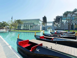 Отель Fairmont Baku at the Flame Towers