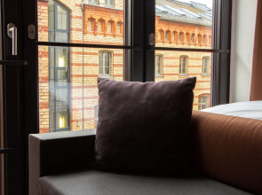 Numa Berlin Weinmeister