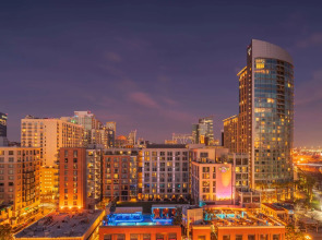 Hilton San Diego Gaslamp Quarter