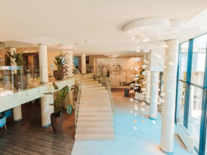 Palmon Bay Hotel & Spa