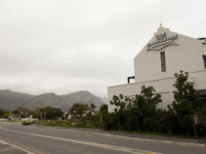 Отель Whale Coast All-Suite-Hotel