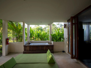 Wareerak Hot Spring & Wellness