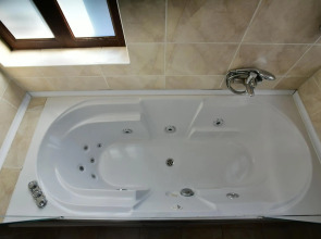 Cicerone Lodge Hotel