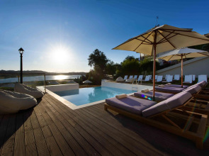 The Royal Grand Hotel