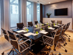 Отель Premier Inn Berlin Alexanderplatz