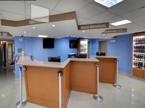 Rodeway Inn & Suites Fort Lauderdale Airport & Cruise Port