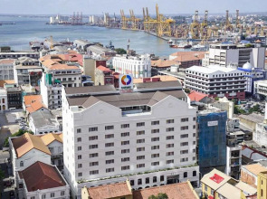 Fairway Colombo - Sri Lanka's First Hotel With Robot Technology