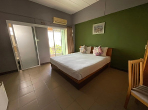 Plai & Herbs Suvarnbhumi Airport 