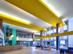 Отель The Views Oasis - Family Friendly