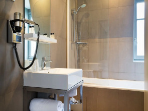 Hotel Arc de Triomphe Etoile