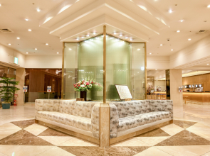 Отель Narita Tobu Hotel Airport