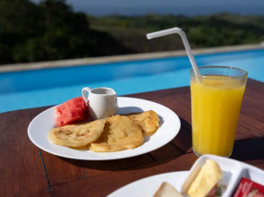 Pini Sentana Village