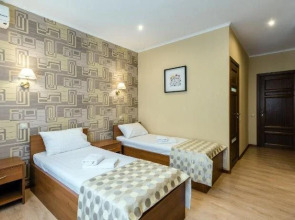 V Dvukh Shagakh na Festivalnom