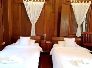 Luang Chumni Village