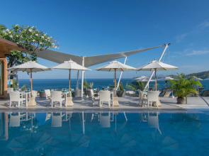 Cape Sienna Gourmet Hotel & Villas