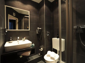 hotel friends Dusseldorf Downtown