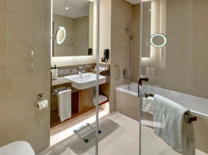 Crowne Plaza Muscat OCEC by IHG