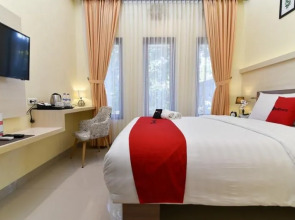 RedDoorz near Udayana University Jimbaran 2