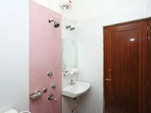 OYO 3066 D2 Holiday Inn