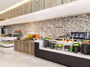 Wyndham Grand Doha West Bay Beach