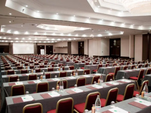 Отель Canopy by Hilton Madrid Castellana