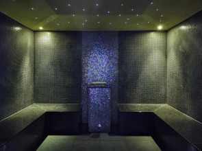 Crowne Plaza London - Battersea