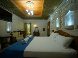 ShoeString Stone House