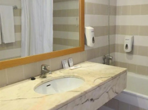 Alfamar Beach & Sport Resort