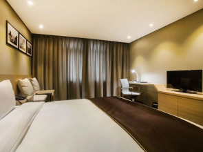 The Central Plaza Hotel