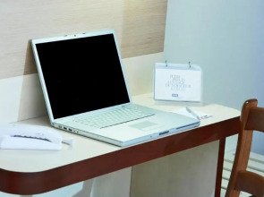 Brit Hotel Caen Nord - Mémorial