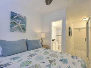 Sea Beach Plaza - Near Jungle Queen Riverboat