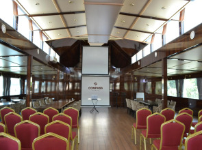 Compass River City Boatel