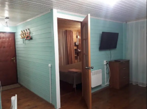 Домик у озера