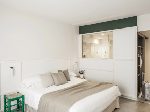 AQUA Hotel Bertran Park