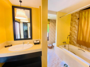 Palm Galleria Resort