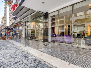 Broadway Hotel & Suites