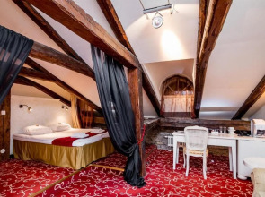 Отель Meriton Old Town Garden