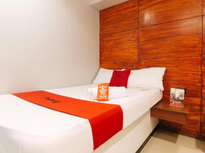 RedDoorz near Bambang Station