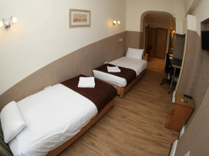 Bob W Holland Park London