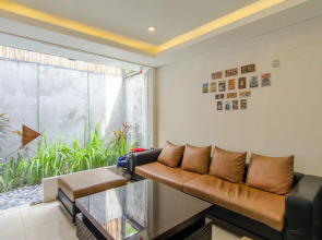 OYO 2854 COZY B&B Seminyak