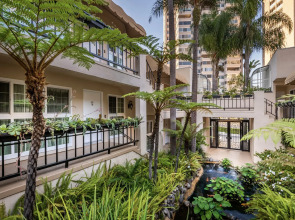 Beverly Hills Plaza Hotel & Spa