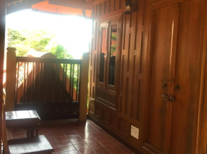 Luang Chumni Village